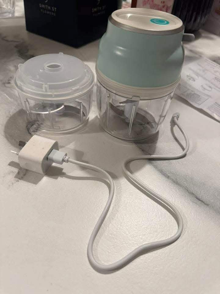 Máy xay 2 cối 35$ 1 cái