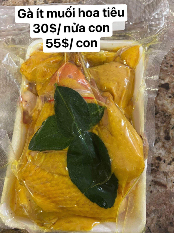 Gà ủ muối hoa tiêu nửa con