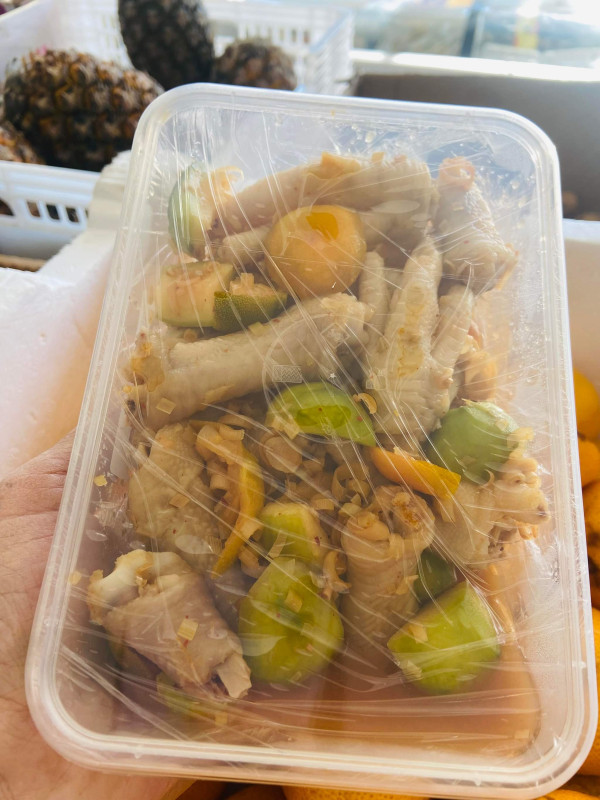 Chân gà sốt thái 11$