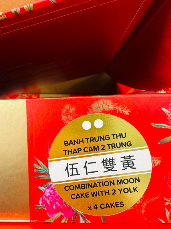 Bánh Trung Thu thập cẩm 2 trứng